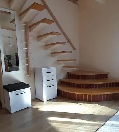 Emzetka Apartment *