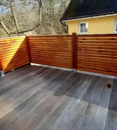 Appartement Emzetka *