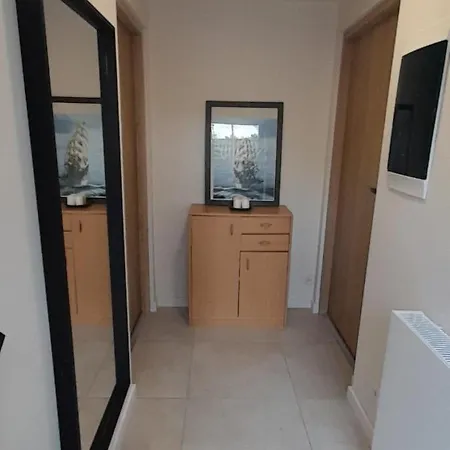 Emzetka Apartment *